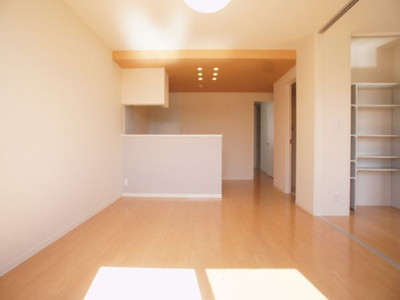 【居間・リビング】 | グリーンスクエアＪ | 会話をしながらお料理できる対面キッチンです♪