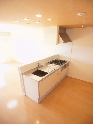 【キッチン】 | グリーンスクエアＪ | うれしいシステムキッチン3口コンロ付きです♪