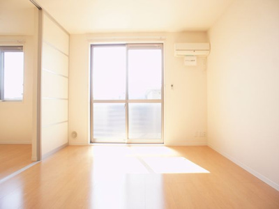 【居間・リビング】 | グリーンスクエアＪ | 快適に過ごせるエアコンが付いています♪