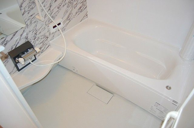 【浴室】 | エスペランサＳⅢ　A棟 | ※同型タイプ足が伸ばせる１坪風呂