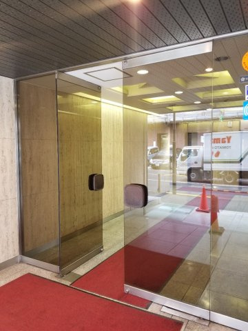 DIK麹町ビルのエントランス