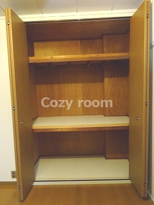 【収納】 | メゾン江坂 | クローゼット収納OPEN
