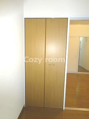 【収納】 | メゾン江坂 | 物入スペースもあります。