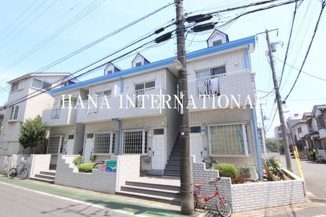 ローズアパートＱ54の外観|白く綺麗な外観です