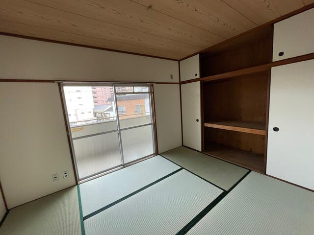 晴水ビルの和室