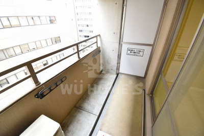 【バルコニー】 | ニューシティアパートメンツ西天満 | 開放的で明るい空間を演出してくれるバルコニーです