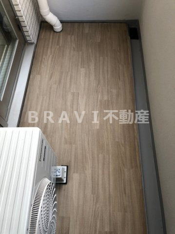 レオンコンフォート大手前ラトゥール　BRAVI不動産のバルコニー|【レオンコンフォート大手前ラトゥール】バルコニーからの眺めを楽しみながら食事をしませんか