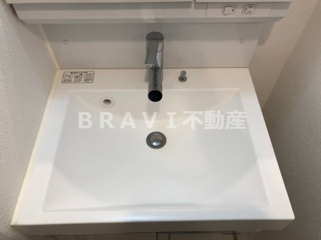 レオンコンフォート大手前ラトゥール　BRAVI不動産の洗面所|【レオンコンフォート大手前ラトゥール】洗面所です