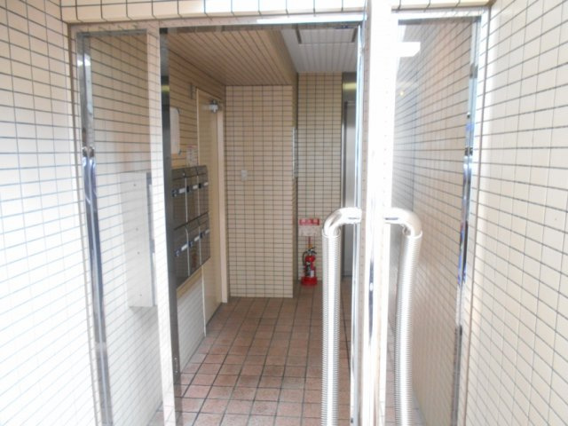 古澤ビルのエントランス|エントランス