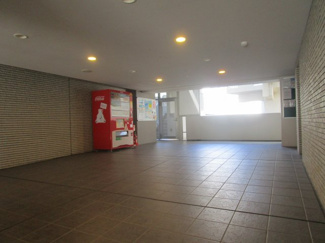 【エントランス】