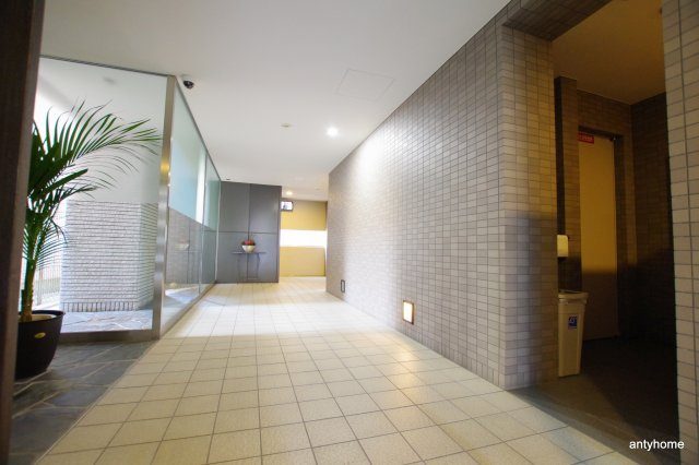 パストラーレ江坂　仲介手数料無料のロビー