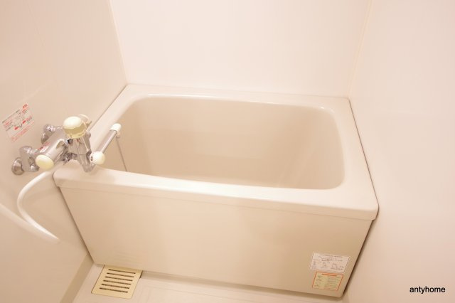 パストラーレ江坂　仲介手数料無料の浴室