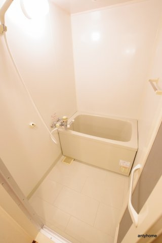 パストラーレ江坂　仲介手数料無料の浴室