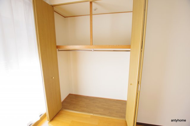 パストラーレ江坂　仲介手数料無料の収納