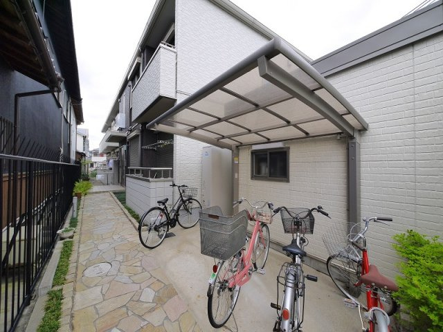 シャトーノーブルのその他共用部分|ゆったりとした駐輪スペース