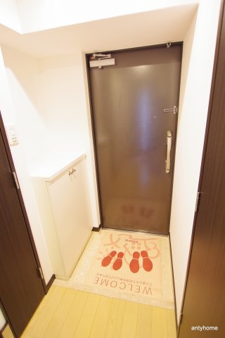 アクアスイート新大阪　仲介手数料無料の玄関