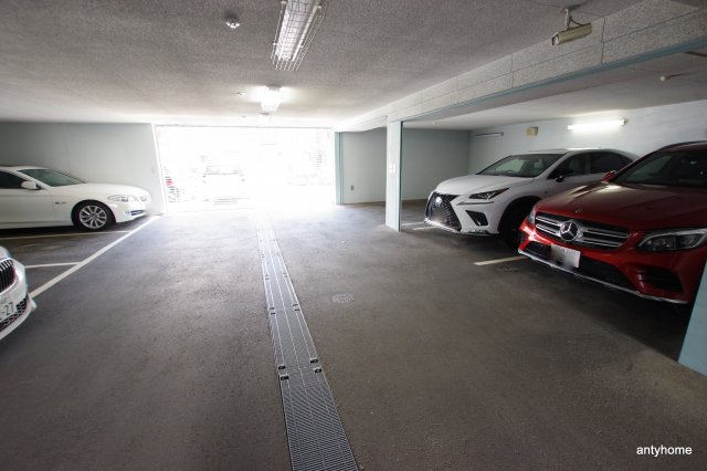 アクアスイート新大阪　仲介手数料無料の駐車場