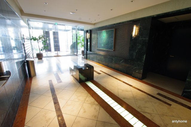 アクアスイート新大阪　仲介手数料無料のロビー