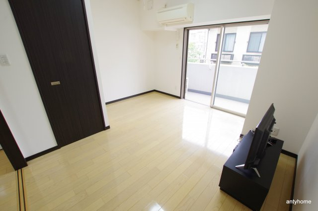 アクアスイート新大阪　仲介手数料無料の洋室