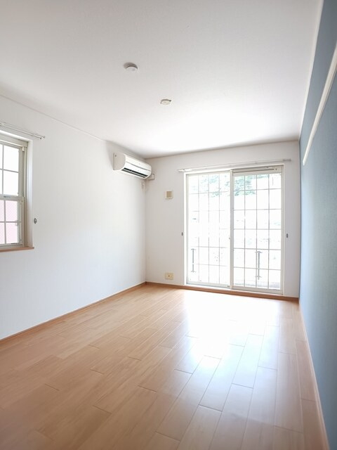 リヴァーグレイスＢの居間・リビング