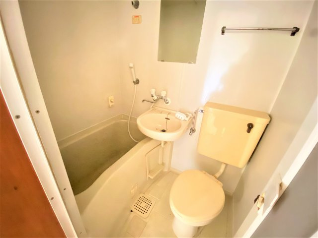 ハウス久栄の浴室