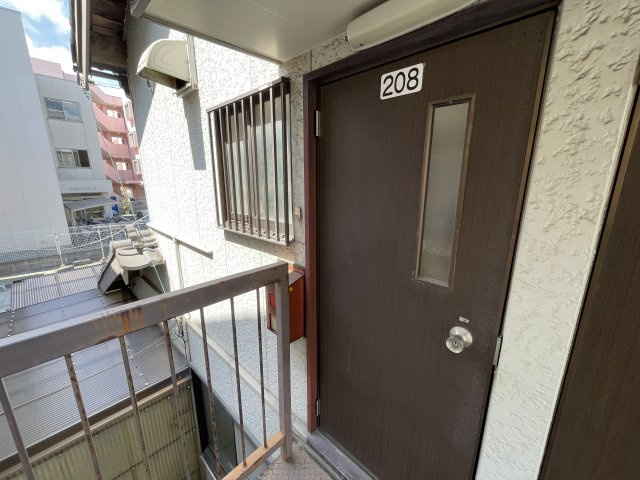 ハウス久栄の玄関