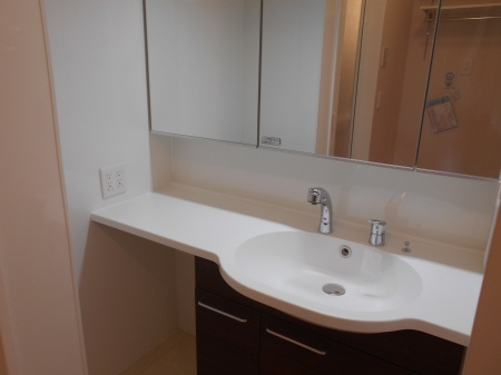 【洗面所】 | ＭＡＹ・ＣＡＳＬＥ | 『ＭＡＹ・ＣＡＳＴＬＥ』反転イメージ