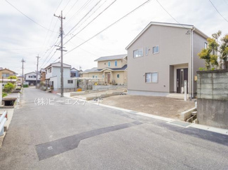 【前面道路含む現地写真】