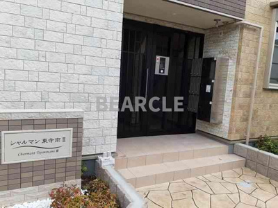 【エントランス】 | シャルマン東寺南Ⅲ | 落ち着いたエントランスです