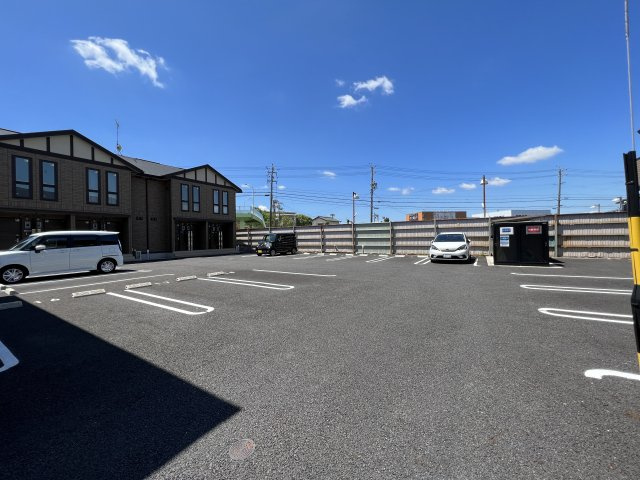 アルカンシエルの駐車場