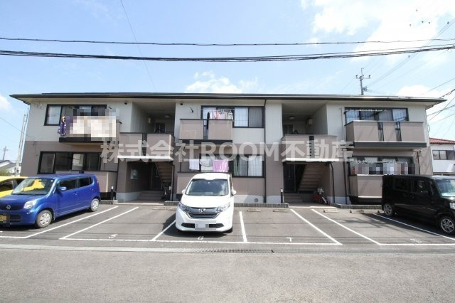 ヴィーブル雅の駐車場|駐車場があるので、車を買う予定の方も安心です