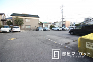 【駐車場】