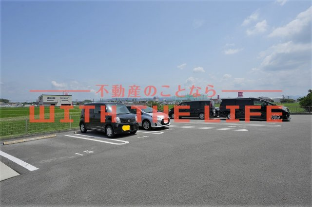 クレスト【キャッシュバック対象】の駐車場|カースペースがあります