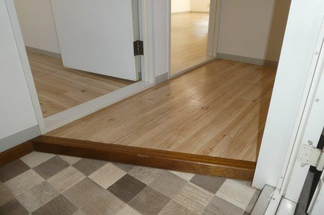 楠小路Ｂの玄関