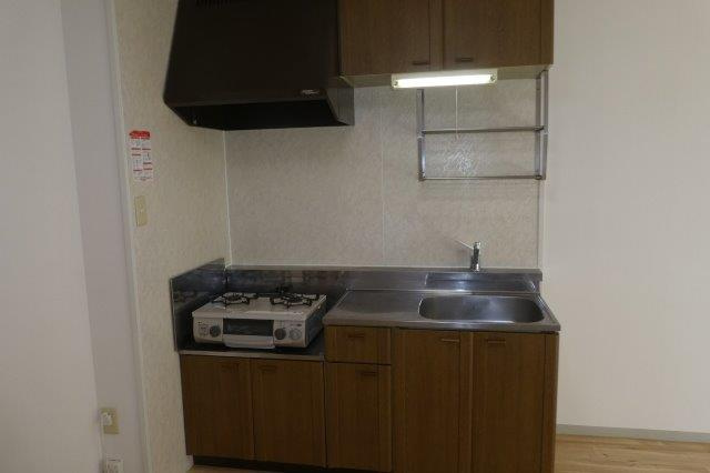 楠小路Ｂのキッチン|２口ガスコンロ付き