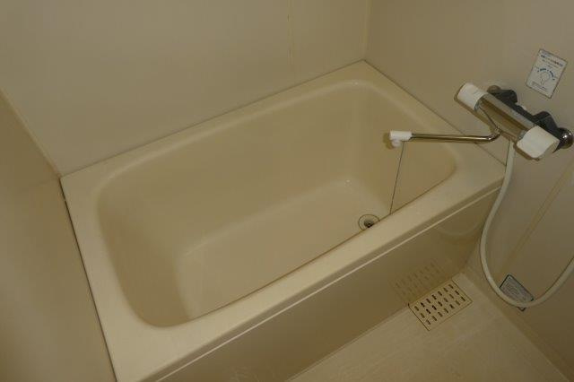 楠小路Ｂの浴室