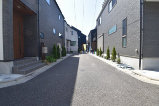 【前面道路含む現地写真】 | 現地見学や資料請求などお気軽にお問合わせ下さい。
周辺環境とあわせて現地ご案内致します。
