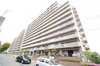 【外観】 | 計画的な修繕がなされた平成８年築の管理体制良好の優雅な外観です♪常駐管理のため日々安心です♪