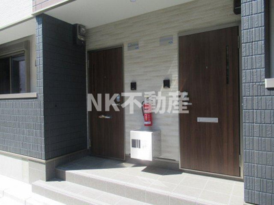 【エントランス】 | イーグルソシア（河内花園賃貸） | 清潔なエントランスです