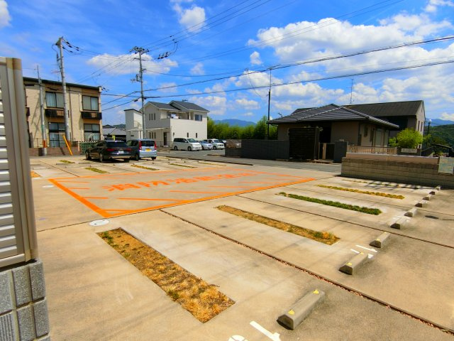 トゥールブランシュM&Mの駐車場