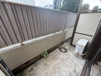 【庭】 | ロゼ・YANAGIMURA | 洋室6帖のお部屋から繋がる南東向きのテラスです♪お洗濯物を干したり、気分転換をするにも最適です☆