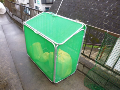 【その他共用部分】 | ロゼ・YANAGIMURA | 敷地内ごみ置き場でごみ出しもらくらく～♪忙しい社会人さんや学生さんにもうってつけ！