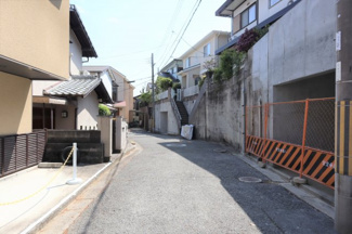 【前面道路含む現地写真】