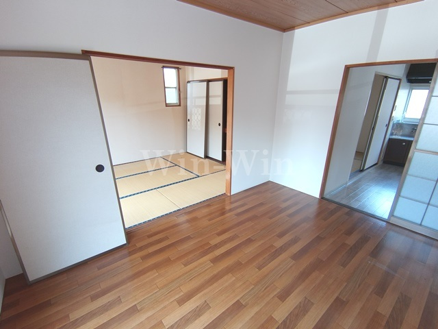 セジュール平川 Bの居間・リビング