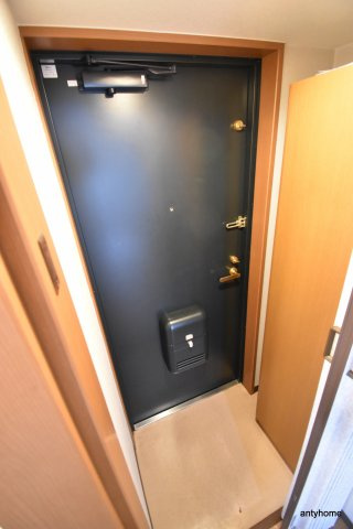 第16関根マンション　仲介手数料無料の玄関