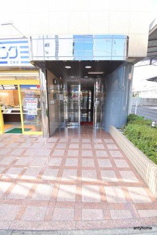 第16関根マンション　仲介手数料無料のエントランス