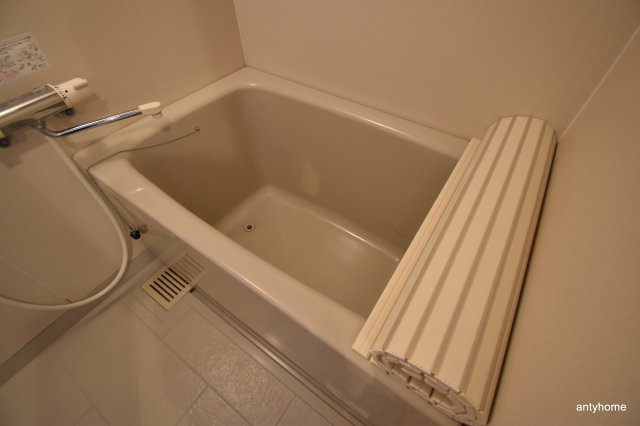 第16関根マンション　仲介手数料無料の浴室