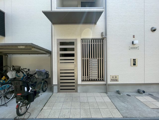 GRANDIR衣摺　(近大　一人暮らし)のエントランス