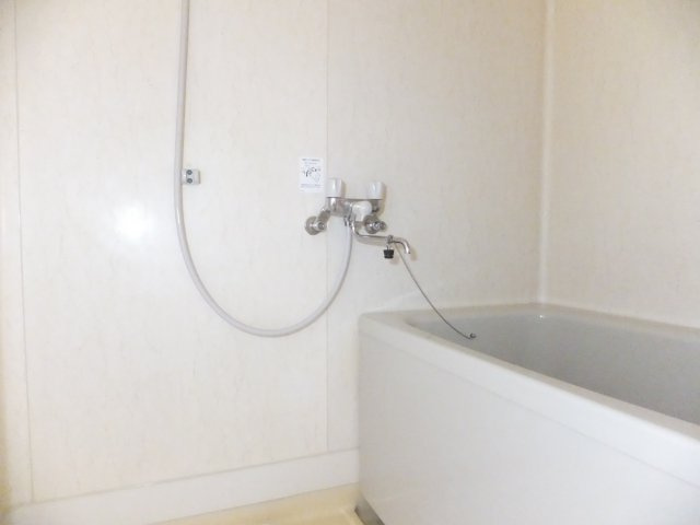 シャトル山崎Ａの浴室