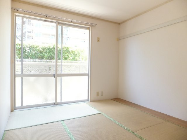 シャトル山崎Ａの和室